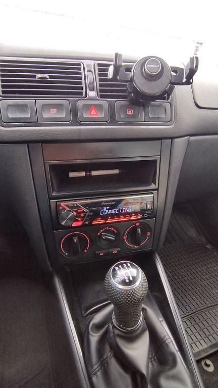 Gebraucht VW Golf IV 75 PS (55 kW) 2000 Silber Kleinwagen