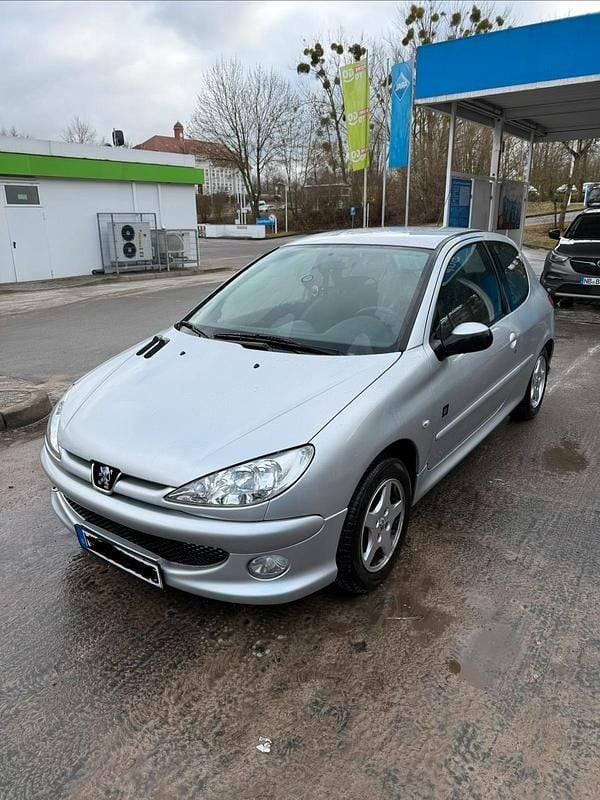 Gebraucht Peugeot 206 75 PS (55 kW) 2008 Silber Kleinwagen