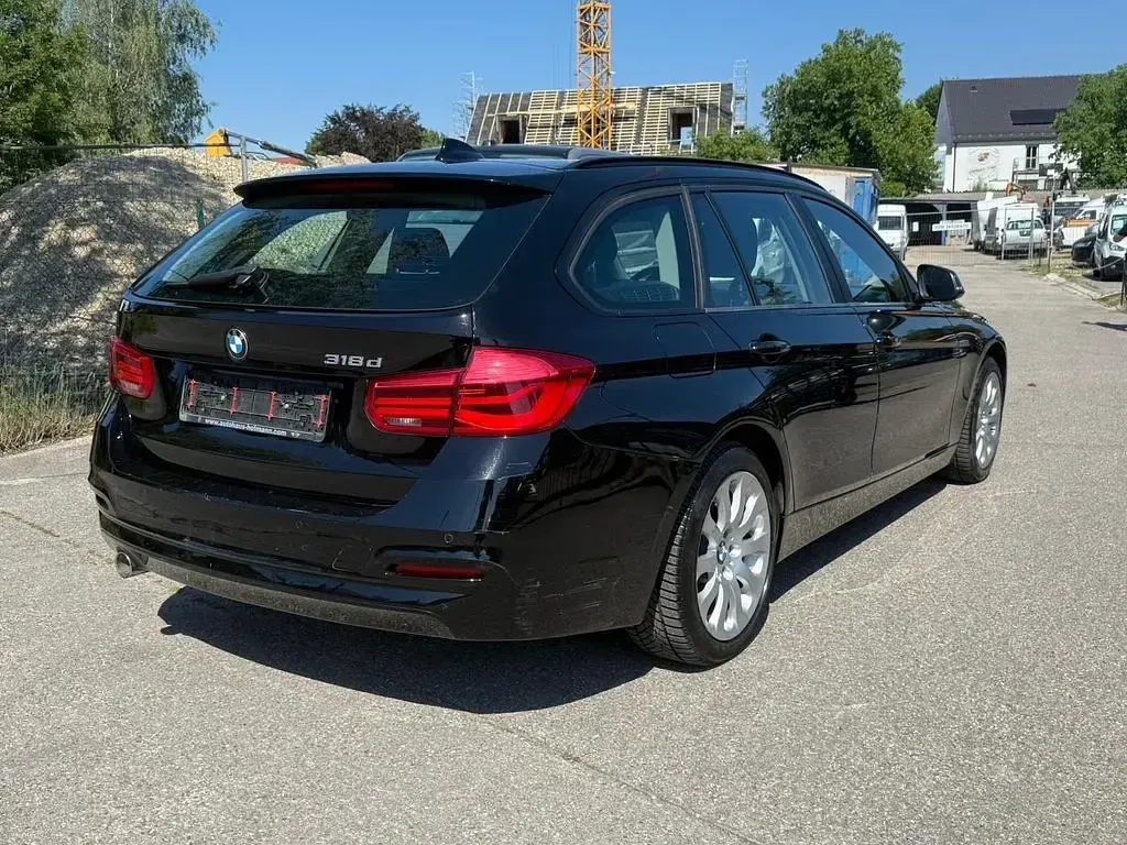 Gebraucht BMW 318 Advantage 150 PS (110 kW) 2018 Schwarz Limousine