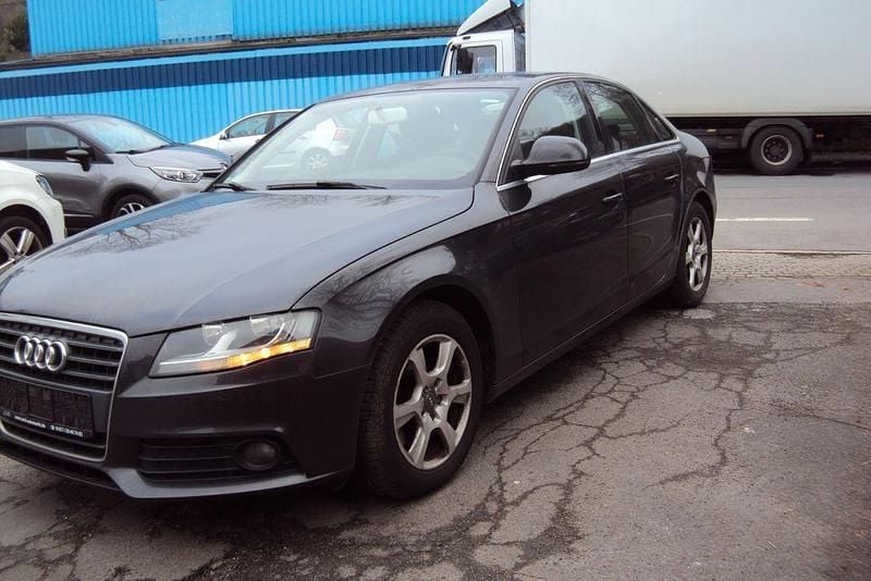 Gebraucht Audi A4 Attraction 160 PS (117 kW) 2008 Grau Limousine