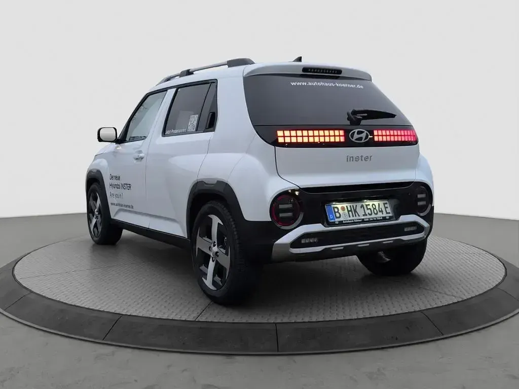Gebraucht Hyundai Inster Prime 85 kW (116 PS) 2025 Atlas white Kleinwagen