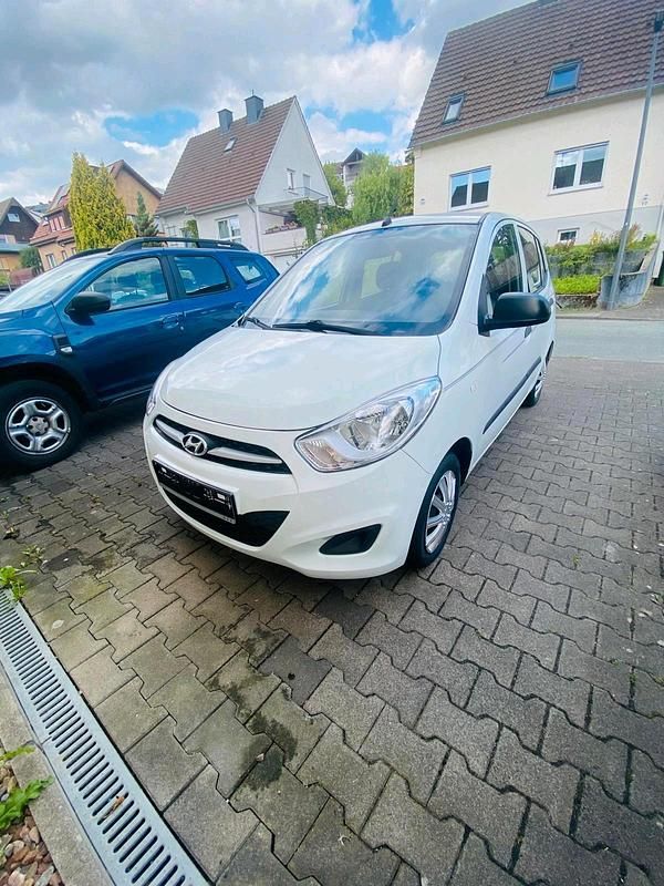 Weiß Gebraucht 2012 Hyundai i10 Kleinwagen | 2.850 € (Fairer Preis) - Bild 1/4