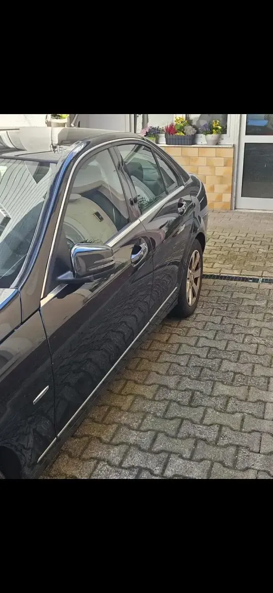 Gebraucht Mercedes C220 170 PS (125 kW) 2010 Schwarz Limousine