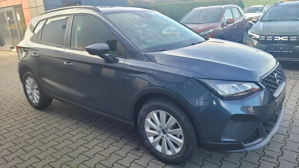 Neu Seat Arona Style 95 PS (69 kW) 2025 Grau magnetic SUV