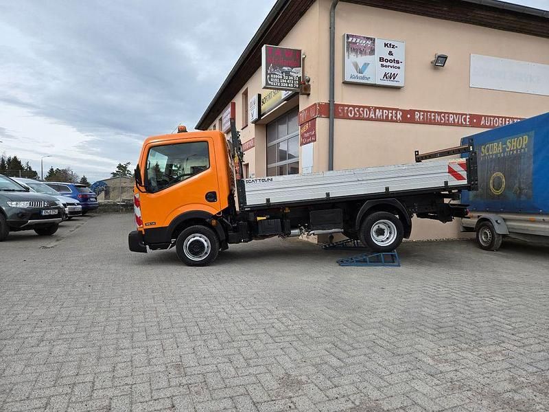 Gebraucht Nissan Cabstar 136 PS (100 kW) 2013 Orange Pickup