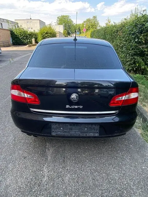 Gebraucht Skoda Superb Comfort 125 PS (91 kW) 2009 Schwarz Limousine