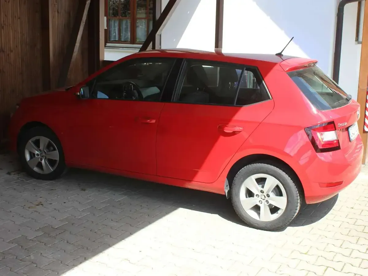 Gebraucht Skoda Fabia Ambition 60 PS (44 kW) 2019 Rot Kleinwagen