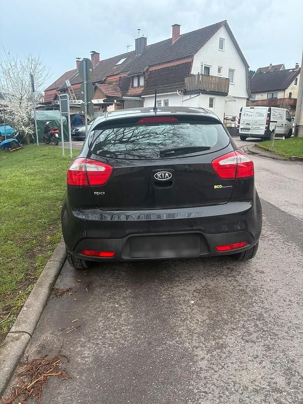 Gebraucht Kia Rio Spirit 85 PS (62 kW) 2012 Schwarz Kleinwagen
