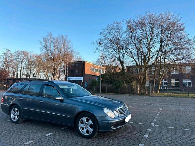 Grau Gebraucht 2006 Mercedes E220 Kombi | 3.499 € (Guter Preis) - Bild 1/4
