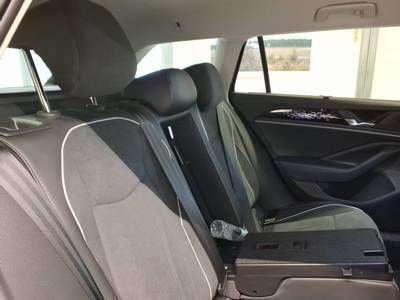 Gebraucht VW Passat Elegance 150 PS (110 kW) 2024 Othercolor Kombi