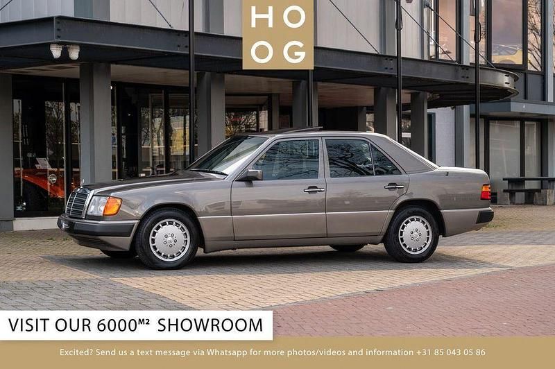 Gebraucht Mercedes E300 220 PS (161 kW) 1991 Schwarz Limousine