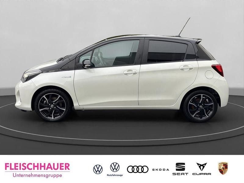 Gebraucht Toyota Yaris Hybrid Style 75 PS (55 kW) 2016 Weiss Kleinwagen