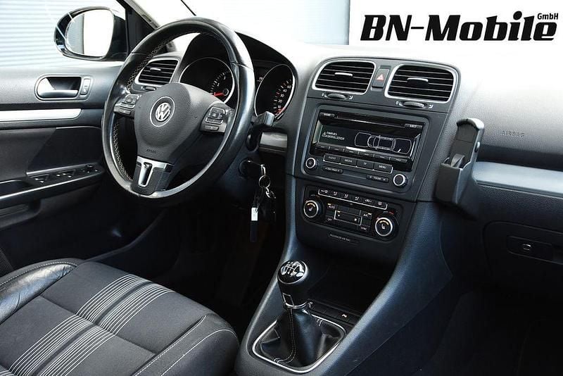 Gebraucht VW Golf VI Match 122 PS (89 kW) 2012 Schwarz Kleinwagen