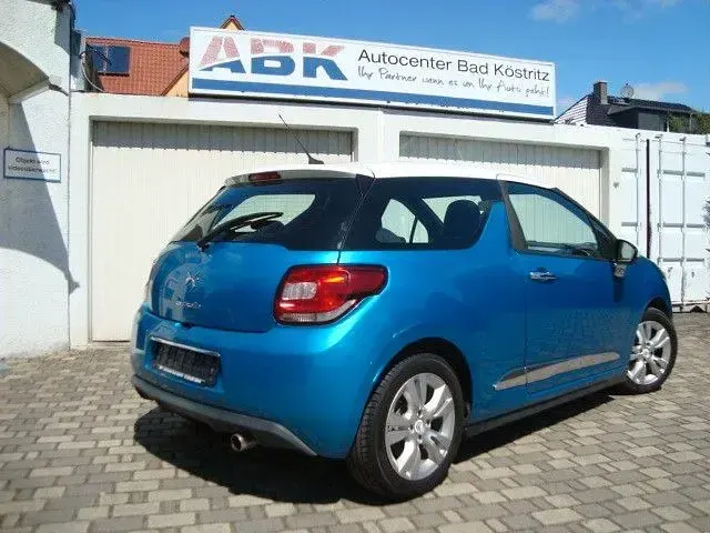 Gebraucht Citroën DS3 Chic 95 PS (69 kW) 2012 Blau Limousine
