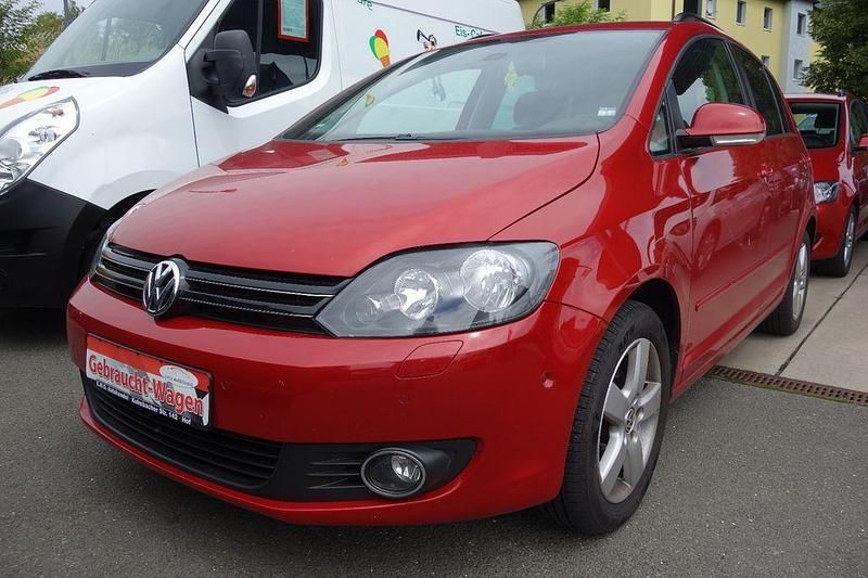 Rot Gebraucht 2010 VW Golf Plus Cross Team Van / Kleinbus | 4.390 € - Bild 1/4