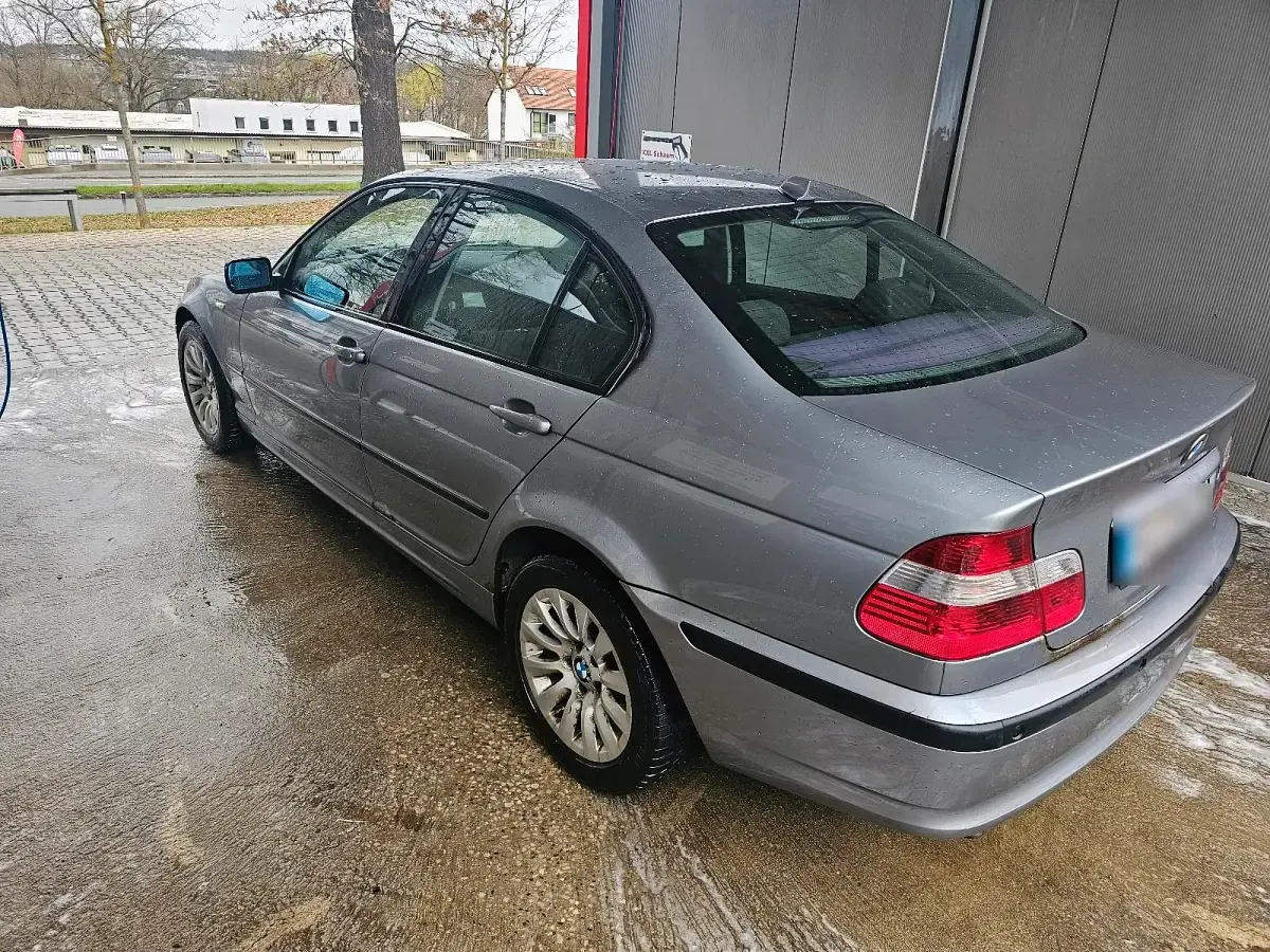 Gebraucht BMW 320 150 PS (110 kW) 2003 Grau Limousine