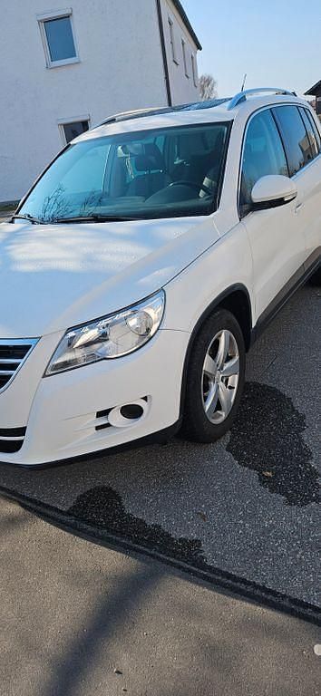 Gebraucht VW Tiguan Track & Field 140 PS (102 kW) 2010 Weiß SUV