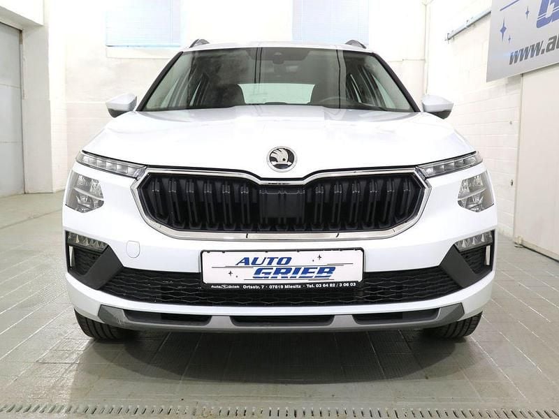 Gebraucht Skoda Kamiq Selection 95 PS (69 kW) 2025 Moonweiss metallic SUV