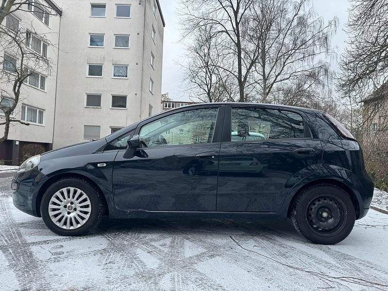 Gebraucht Fiat Punto 65 PS (47 kW) 2011 Blau Kleinwagen