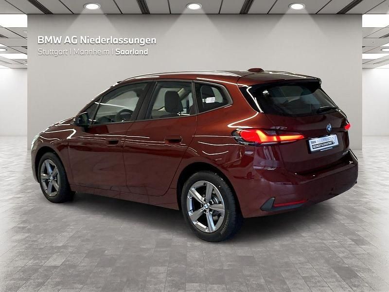 Gebraucht BMW 220 Active Tourer Efficient Dynamics 156 PS (114 kW) 2025 Rot Van / Kleinbus