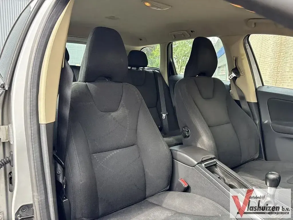 Gebraucht Volvo XC60 Momentum 163 PS (119 kW) 2012 Grau SUV