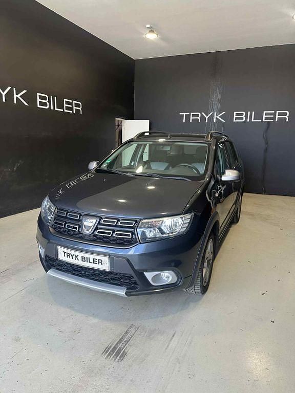 Grau Gebraucht 2018 Dacia Logan MCV Stepway Kombi | 5.500 € (Fairer Preis) - Bild 1/4