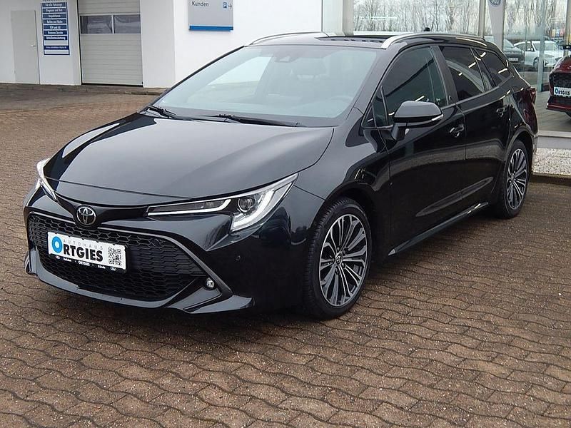 Gebraucht Toyota Corolla Team 116 PS (85 kW) 2021 Schwarz Kombi