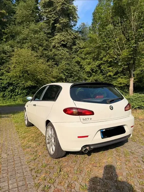Gebraucht Alfa Romeo 147 120 PS (88 kW) 2008 Weiß Kleinwagen