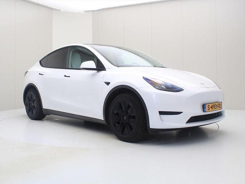 Gebraucht Tesla Model Y Standard Range 250 kW (341 PS) 2022 Weiß SUV