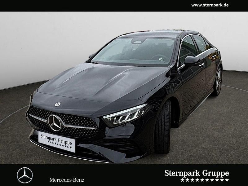 Lack kosmosschwarz Gebraucht 2024 Mercedes A220 AMG Limousine | 36.440 € (Fairer Preis) - Bild 1/4