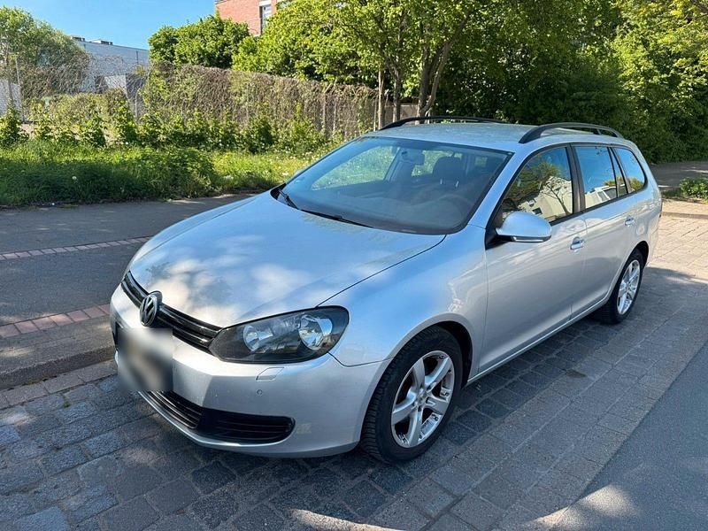 Grau Gebraucht 2013 VW Golf VII Trendline Kombi | 2.900 € (Superpreis) - Bild 1/4