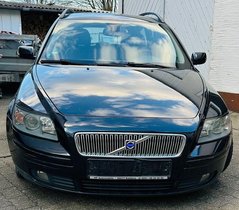 Schwarz Gebraucht 2005 Volvo V50 Momentum Kombi | 500 € (Superpreis) - Bild 1/4