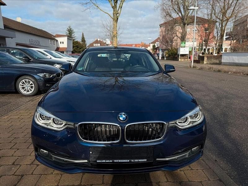 Gebraucht BMW 330e iPerformance 252 PS (185 kW) 2017 Blau Limousine
