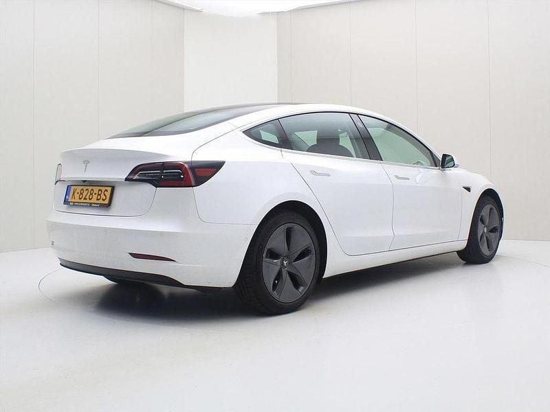 Second-hand Tesla Model 3 Standard Range 225 kW (306 CP) 2020 Alb Berlinǎ