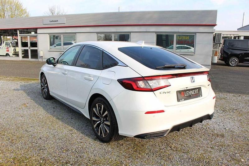 Neu Honda Civic Elegance 184 PS (135 kW) 2026 Weiß Limousine