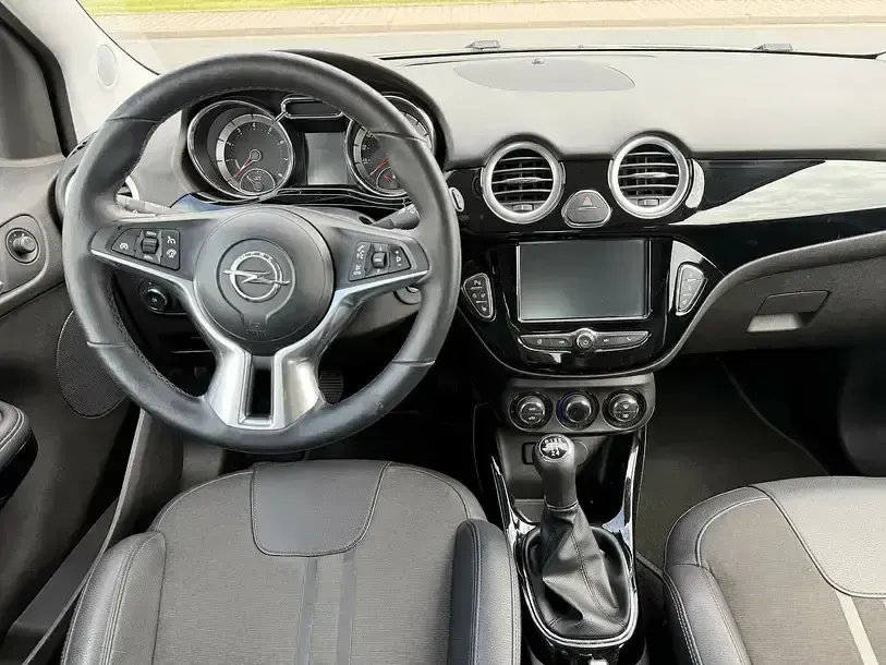 Gebraucht Opel Adam Slam 87 PS (63 kW) 2017 Schneeweiss/olympic/summit white Kleinwagen