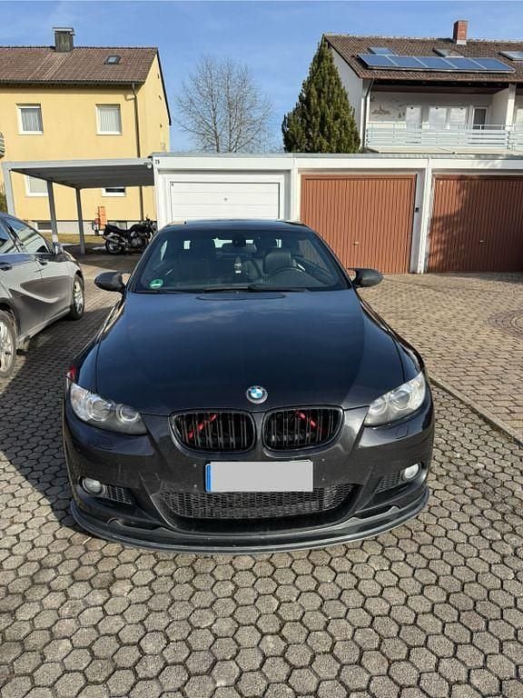 Schwarz Gebraucht 2007 BMW 320 Cabriolet M Sport Cabrio | 12.990 € (Etwas zu teuer) - Bild 1/4