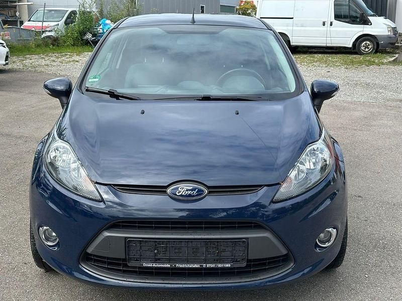 Blau Gebraucht 2012 Ford Fiesta Champions Edition Kleinwagen | 3.990 € (Guter Preis) - Bild 1/4