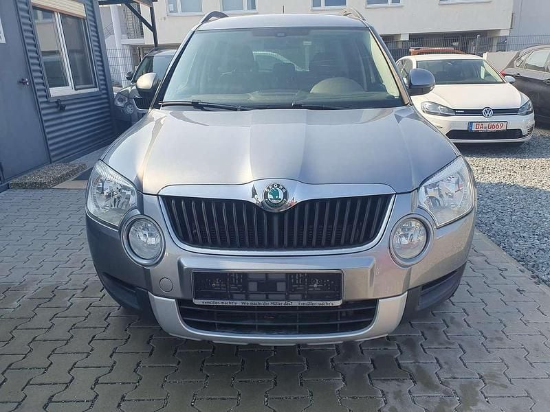 Grau Gebraucht 2011 Skoda Yeti Plus Edition SUV | 5.500 € (Superpreis) - Bild 1/4