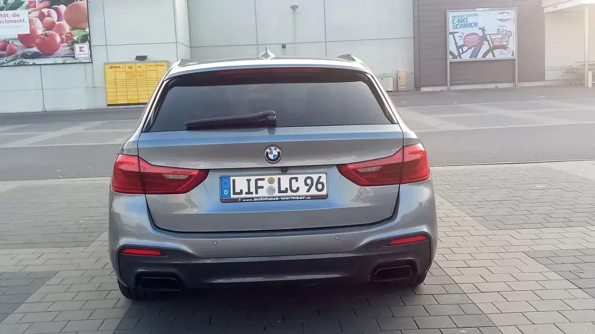 Gebraucht BMW M550 400 PS (294 kW) 2018 Grau Limousine