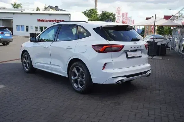 Gebraucht Ford Kuga ST-Line 184 PS (135 kW) 2025 Schwarz SUV