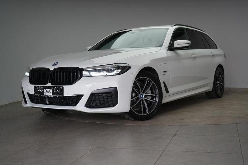 Gebraucht BMW 530e M Sport 184 PS (135 kW) 2022 Alpinweiss 3 Kombi
