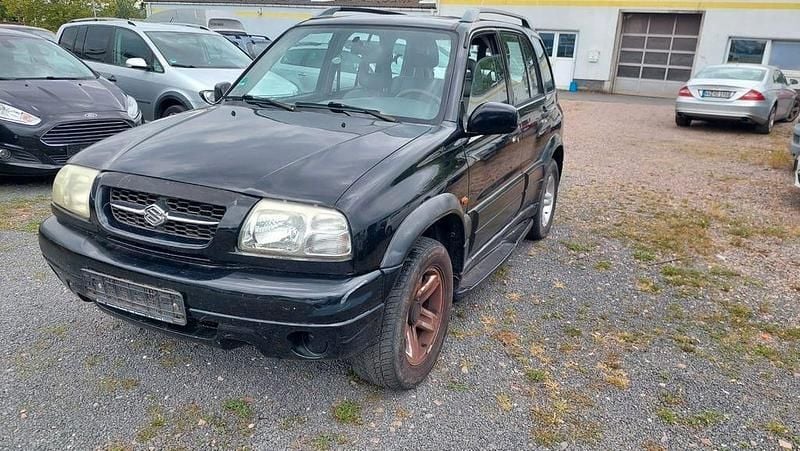 Schwarz Gebraucht 2000 Suzuki Grand Vitara Comfort SUV | 3.500 € (Fairer Preis) - Bild 1/4