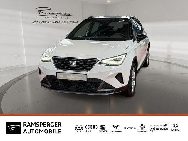 Gebraucht Seat Arona FR 110 PS (80 kW) 2023 Weiß (weiß / midnight schwarz metallic) SUV