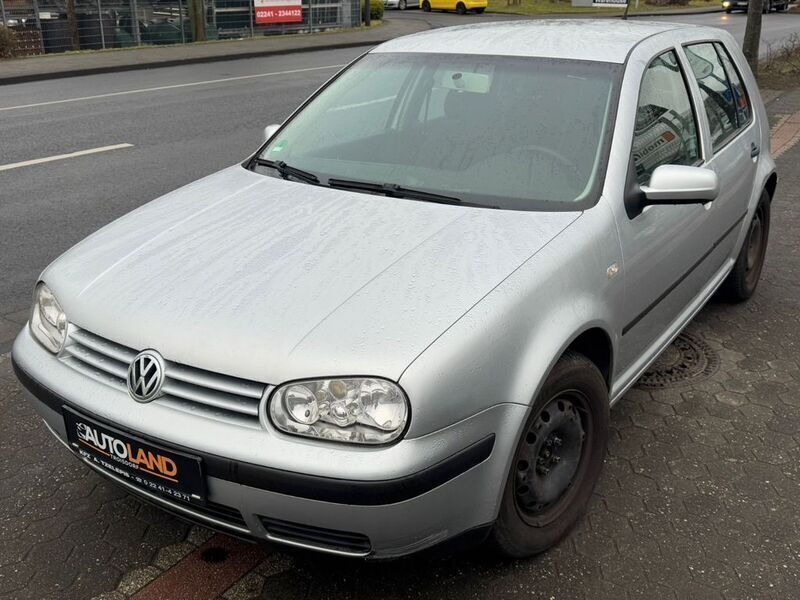 Grau Gebraucht 2002 VW Golf IV Limousine | 2.500 € (Etwas zu teuer) - Bild 1/4