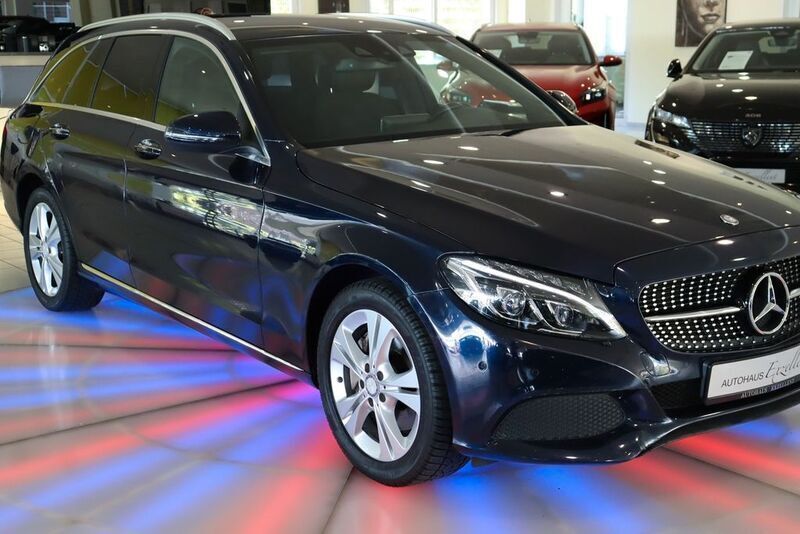 Gebraucht Mercedes C250 211 PS (155 kW) 2017 Cavansitblau Kombi