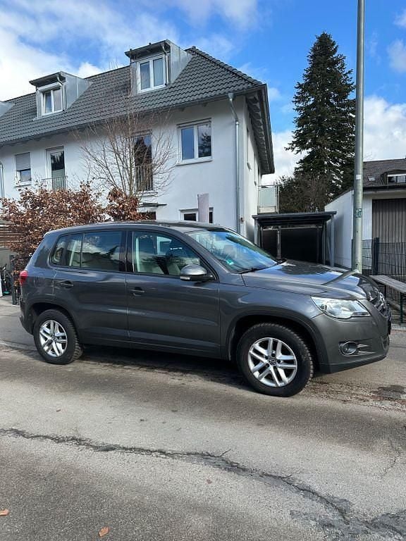 Gebraucht VW Tiguan 110 PS (80 kW) 2011 Grau SUV