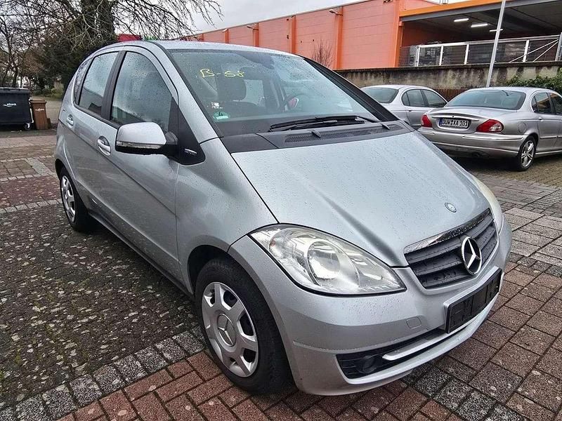 Gebraucht Mercedes A160 95 PS (69 kW) 2010 Silber Kleinwagen