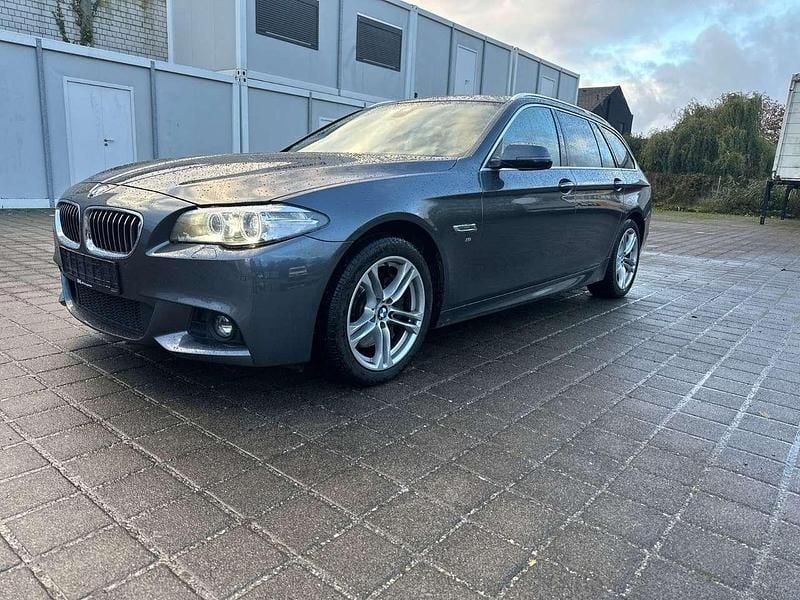 Gebraucht BMW 530 M Sport 258 PS (189 kW) 2016 Grau Kombi