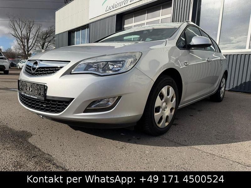 Gebraucht Opel Astra Selection 101 PS (74 kW) 2011 Silber Kombi
